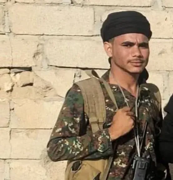 قناص حوثي يصطاد جنديًا من قوات الشرعية بصعدة
